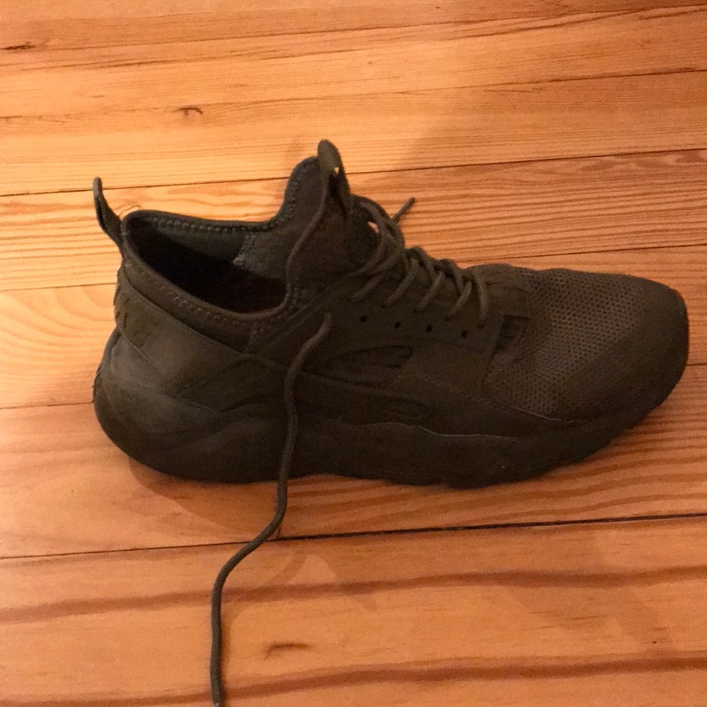 army green Nike huarache